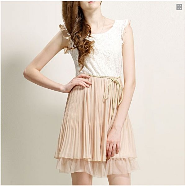 Vestido Estilo Retrô com Cinto de Brinde